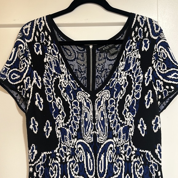 Etcetera Black and White V-Neck Knit Dress - Picture 1 of 10